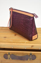 Load image into Gallery viewer, Croc Clutch Purse (Cavalcanti)

