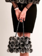 Load image into Gallery viewer, Rabbit Pom-Pom Purse
